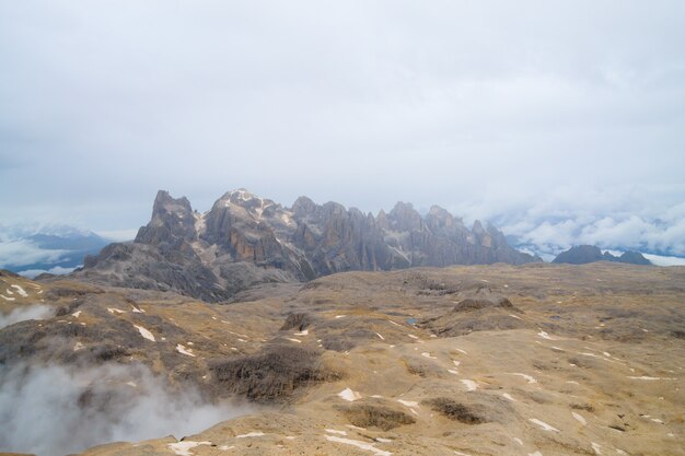 Paisagem Dolomitas, planalto de Rosetta, San Martino di Castrozza. Alpes italianos