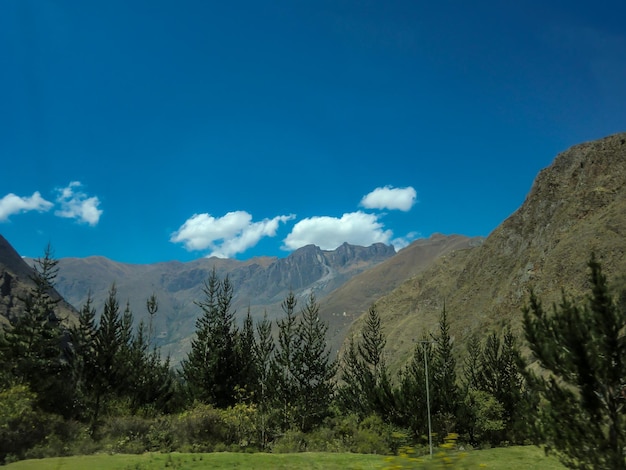 Paisagem dos andes nas montanhas do peru