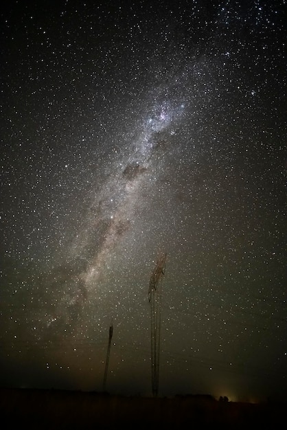 Paisagem dos pampas fotografada à noite com um céu estrelado Província de La Pampa Patagônia Argentina