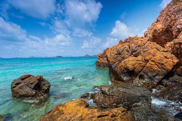 Paisagem idílica da praia tropical