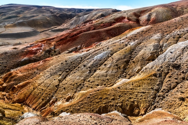 Paisagem marciana nas montanhas da terra-altai.