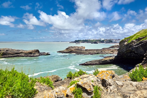 paisagem marítima perto da cidade de Biarritz, na França