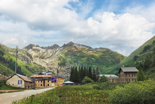 Paisagem montanhosa dos Alpes suíços