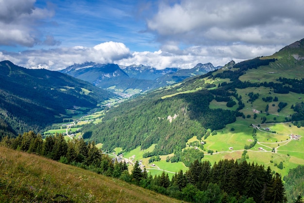 Paisagem montanhosa em The Grand-Bornand, Haute-Savoie, França