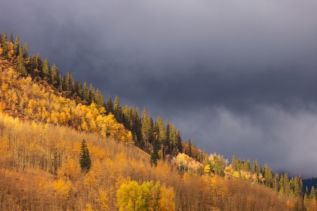 Paisagem montanhosa nas montanhas rochosas do Colorado, Colorado, Estados Unidos.