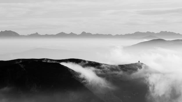 Paisagem montanhosa. Panorama do Monte Grappa, Alpes italianos. Itália.