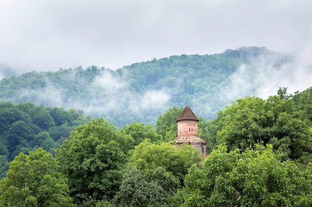 Foto paisagem na armênia surb astvatsatsin church goshavank