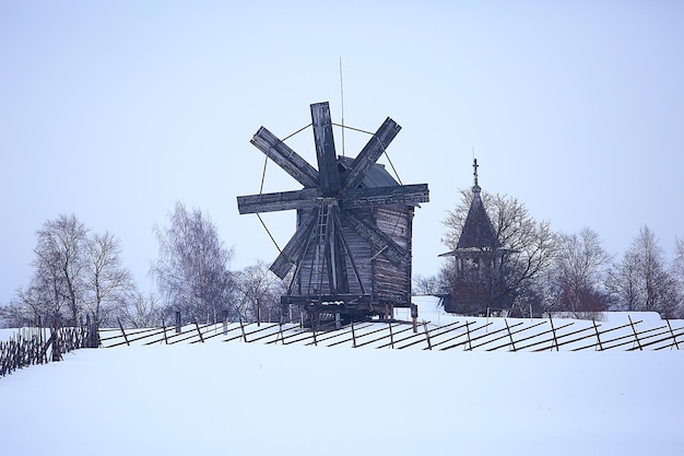 paisagem na vista de inverno da igreja russa kizhi / queda de neve na temporada de inverno na paisagem com arquitetura da igreja