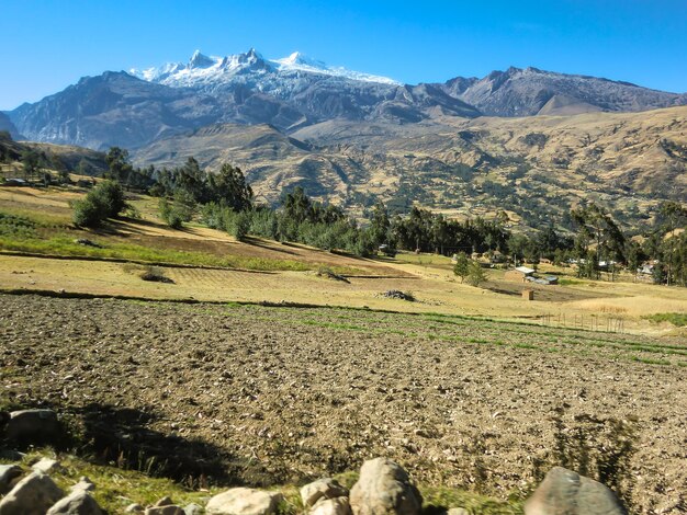 Paisagem no altiplano dos Andes peruanos