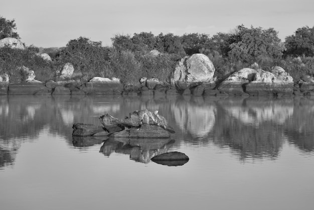 Foto paisagem no reservatório de molano, espanha