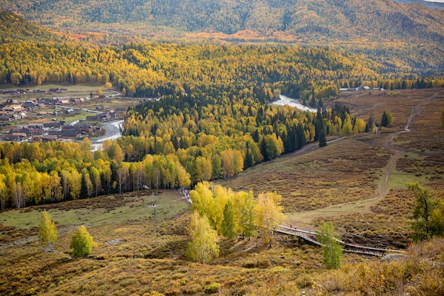 Paisagem panorâmica de outono montanha