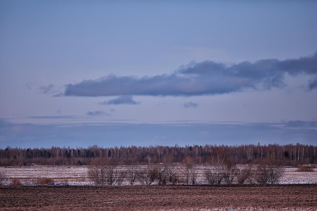 paisagem rural de inverno, vista panorâmica sazonal janeiro