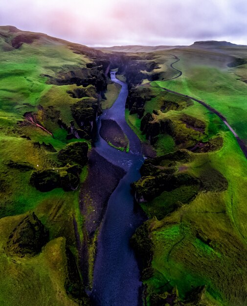 Paisagem única de Fjadrargljufur na Islândia.