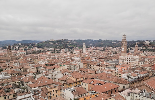 Paisagem urbana da cidade de verona, itália. vista aérea