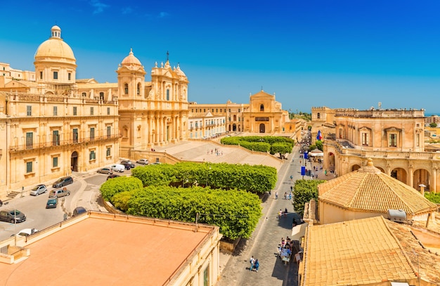 Paisagem urbana da pitoresca Noto. Uma pequena cidade siciliana, Itália