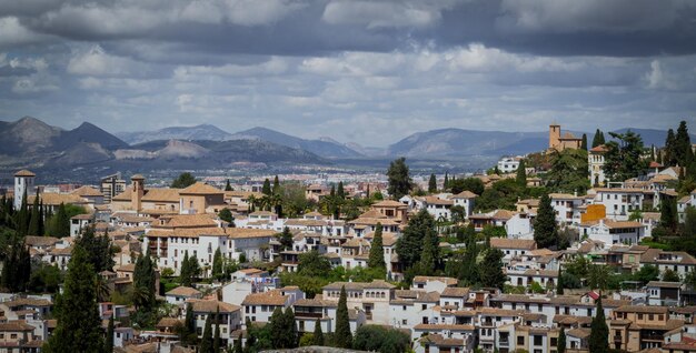 Foto paisagem urbana de albaicina contra o céu