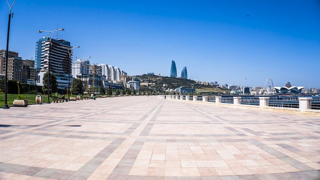 Paisagem urbana de Baku durante a primavera Baku Azerbaijão 20 04 2024