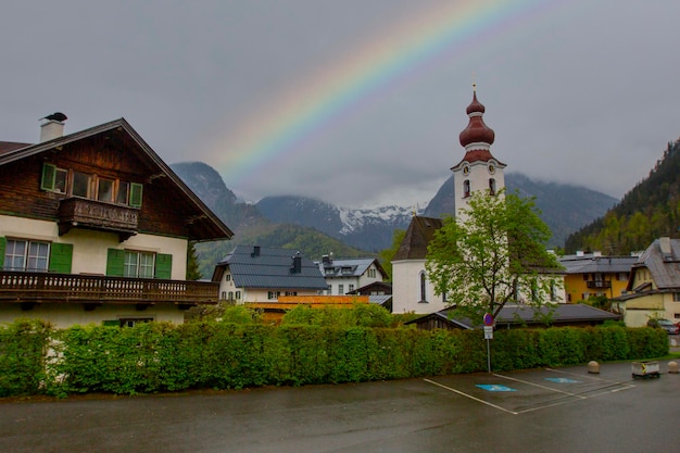 Paisagem urbana de Ischgl, uma cidade na província do Vale Paznaun, no Tirol, Áustria