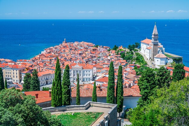 Paisagem urbana de Piran, na Eslovênia