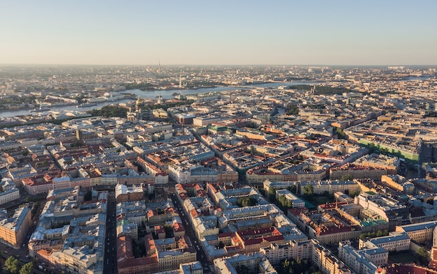 Paisagem urbana de São Petersburgo, uma das maiores cidades da Rússia. Vista aérea
