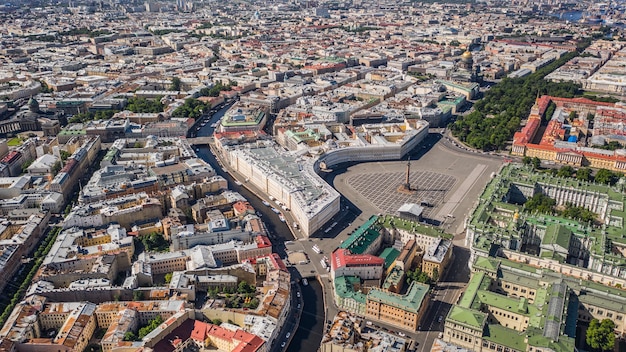 Paisagem urbana de são petersburgo, uma das maiores cidades da rússia. vista aérea