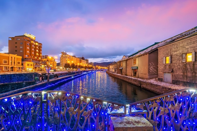 Paisagem urbana do canal Otaru Japão e do armazém histórico Sapporo Hokkaido Japão