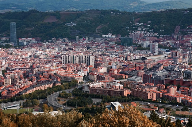 paisagem urbana e arquitetura na cidade de Bilbao destino de viagem Espanha