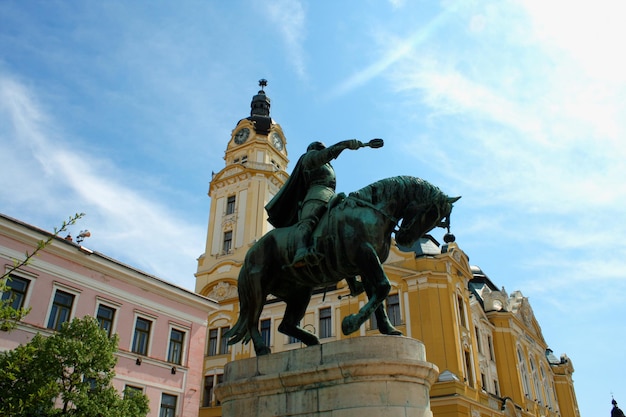 Paisagem urbana na praça principal da cidade de Pecs Hungria Pecs foi uma das capitais europeias da cultura