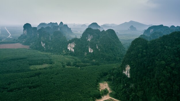 paisagem vista aérea da montanha em Krabi Tailândia