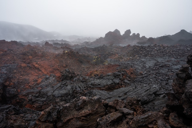 Paisagem vulcânica da península de kamchatka. destinos populares de viagem para kamchatka regional.