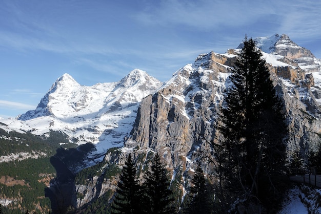 Paisagens alpinas de tirar o fôlego em Murren, Suíça