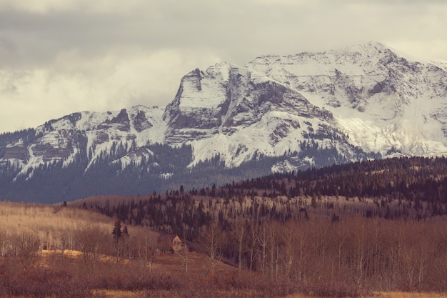 Paisagens cênicas ao longo da rodovia Million Dollar nas montanhas de San Juan, Colorado, EUA