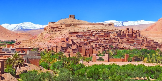 Paisagens cênicas de Marrocos Aldeia de Ouarzazate.