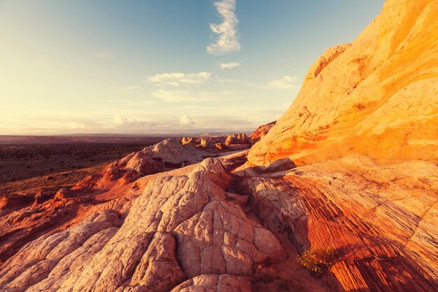 Paisagens do Monumento Nacional Vermilion Cliffs ao nascer do sol