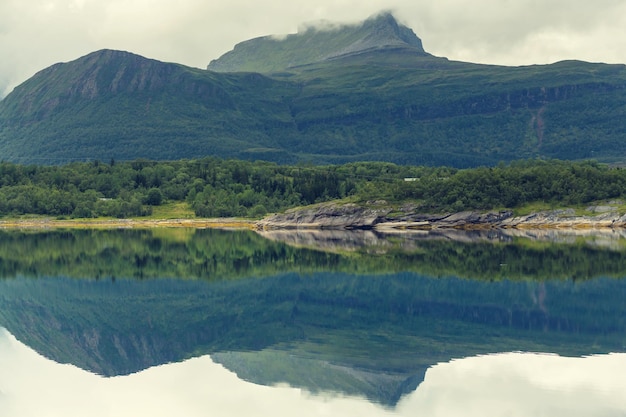 Paisagens pitorescas do norte da Noruega