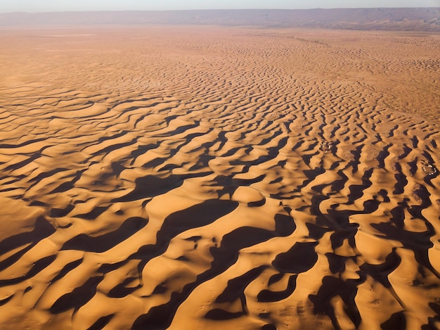 Paisaje aéreo de alta vista superior en el desierto