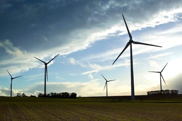 Paisaje y aerogeneradores en Francia