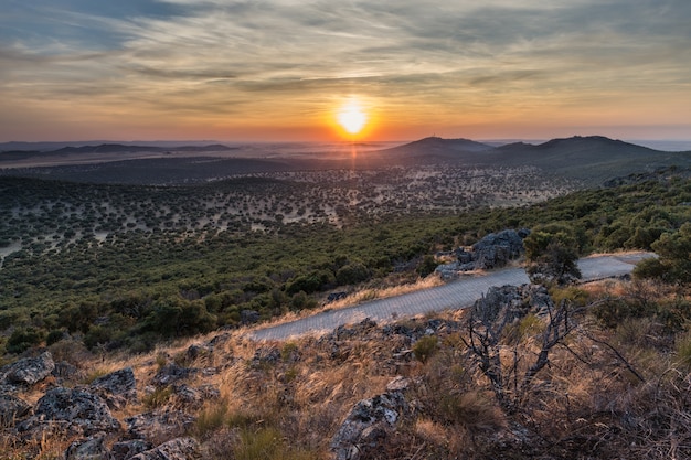 Foto paisaje al atardecer desde el risco.