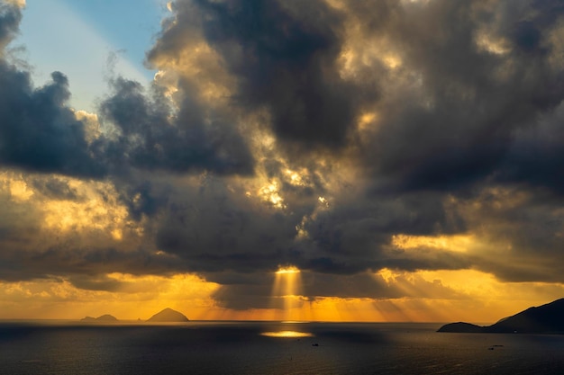 Paisaje amanecer en el cabo Hon Chong Nha Trang Vietnam