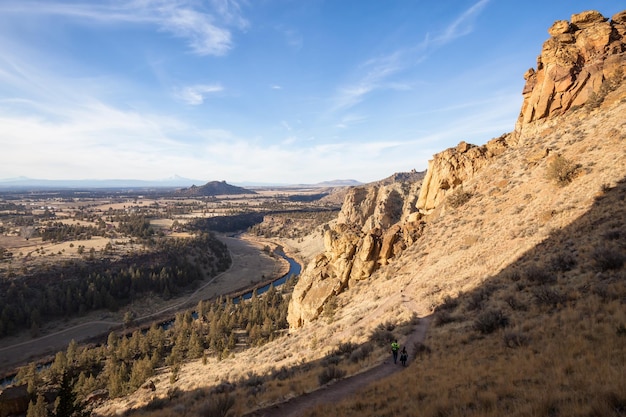 Paisaje americano durante un vibrante día de invierno