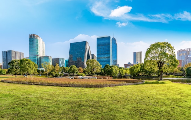 Foto paisaje arquitectónico urbano moderno y plaza