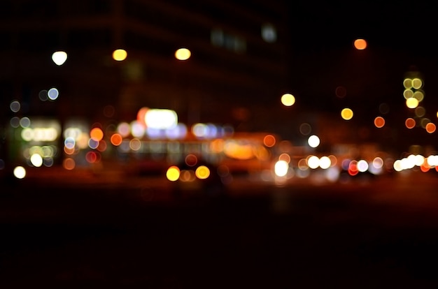 Paisaje borroso de la ciudad de noche