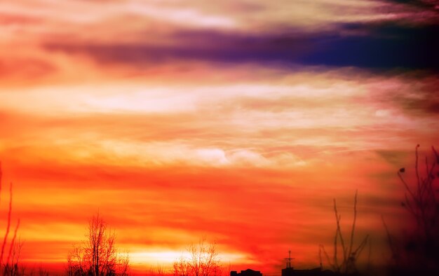 Foto paisaje de cielo con nubes en pasta de colores multil.