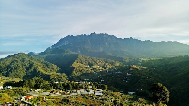 Foto el paisaje de la ciudad de kundasang