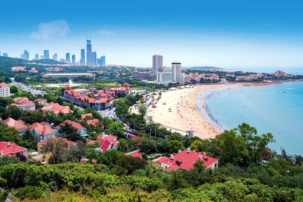 paisaje de una ciudad y su bahía