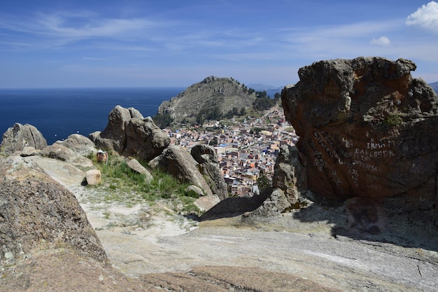 Un paisaje de Copacabana y el lago Titicaca Copacabana Bolivia