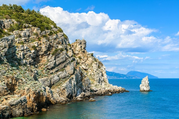 Paisaje de Crimea en verano Rusia