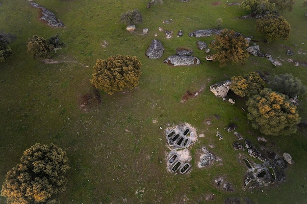 Paisaje en la Dehesa de la luz las tumbas son restos arqueológicos del siglo IV d.C. aproximadamente