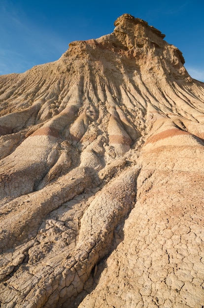 Paisaje desértico de Bardenas Reales en Navarra, España.