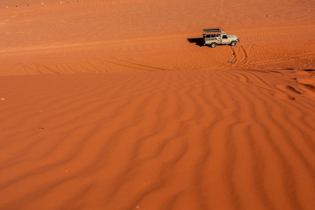 Paisaje del desierto de Wadi Rum en Jordania. Concepto de viaje Fondo de arena.